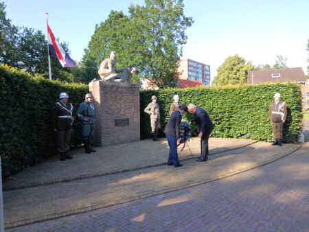 Herdenking korps pol. troepen